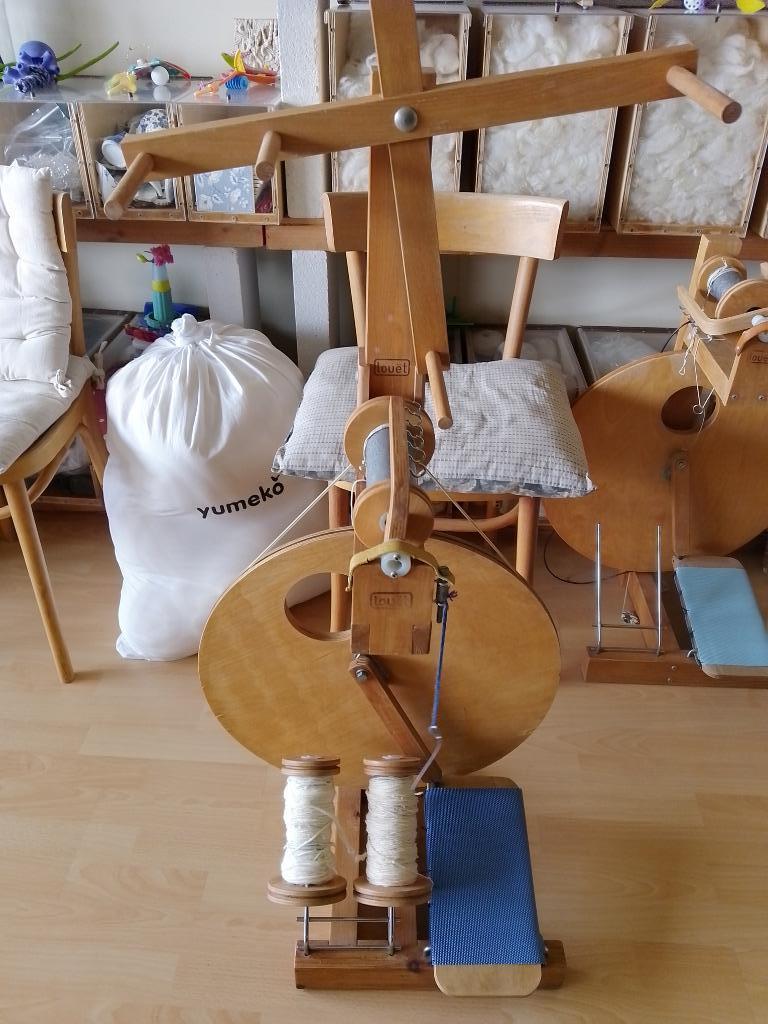 Spinnewiel te huur, Enlèvement, Rouet