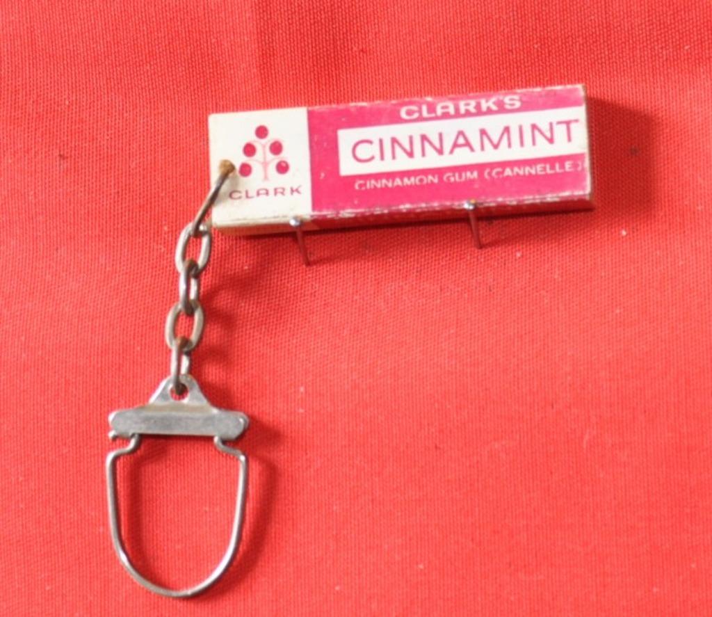 porte cles vintage chewing gum clarks cinna mint, Verzamelen, Ophalen of Verzenden, Gebruikt, Merk
