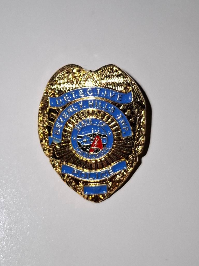 Épingle : police de Beverly Hills, Collections, Envoi