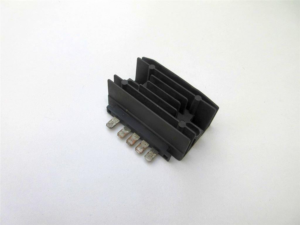 Suzuki GSX750ES spanningsregelaar GSX 750 spanning regelaar, Motoren, Ophalen of Verzenden, Gebruikt