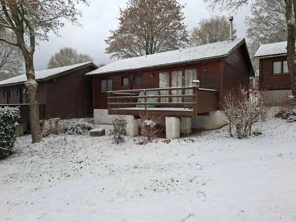 Chalet hartje Ardennen. KOMEND WEEKEND NOG VRIJ LASTMINPRIJS, Immo, Huizen te huur, Provincie Luxemburg, Hoekwoning, Direct bij eigenaar