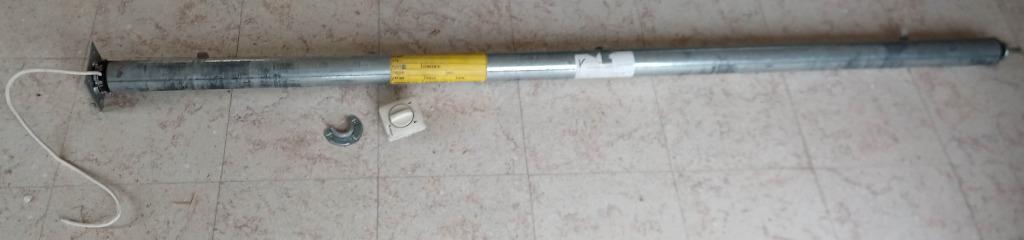 moteur de volet Winsol  + axe de 201 cm, Doe-het-zelf en Bouw, Rolluiken, Gebruikt, 200 cm of meer, 200 cm of meer, Ophalen
