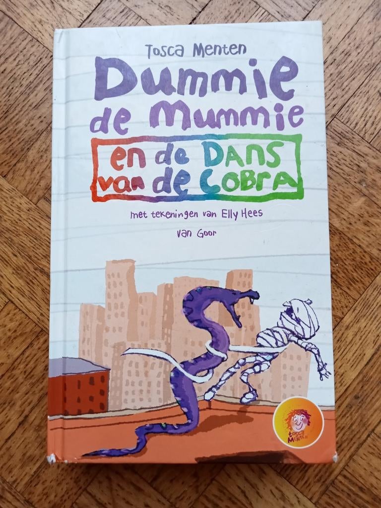 Tosca Menten: Dummie de Mummie en de dans van de cobra, Boeken, Ophalen of Verzenden, Gelezen