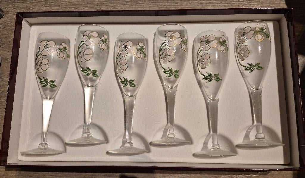 6 Originele Perrier-Jouët champagneglazen – in doos, Verzamelen, Ophalen of Verzenden, Zo goed als nieuw, Overige typen