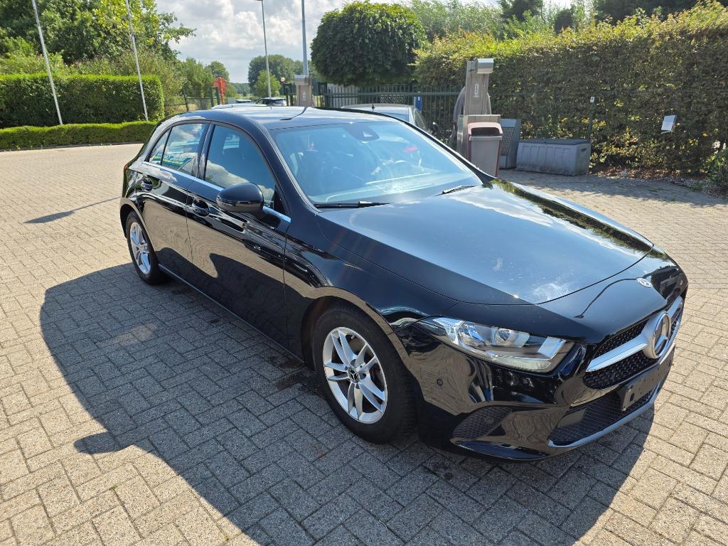 Mercedes A180 7G-DCT Style,Airco,Navigatie, Jaar Garantie!!!, Auto's, Leder en Stof, Zwart, 5 zetels, 5 deurs