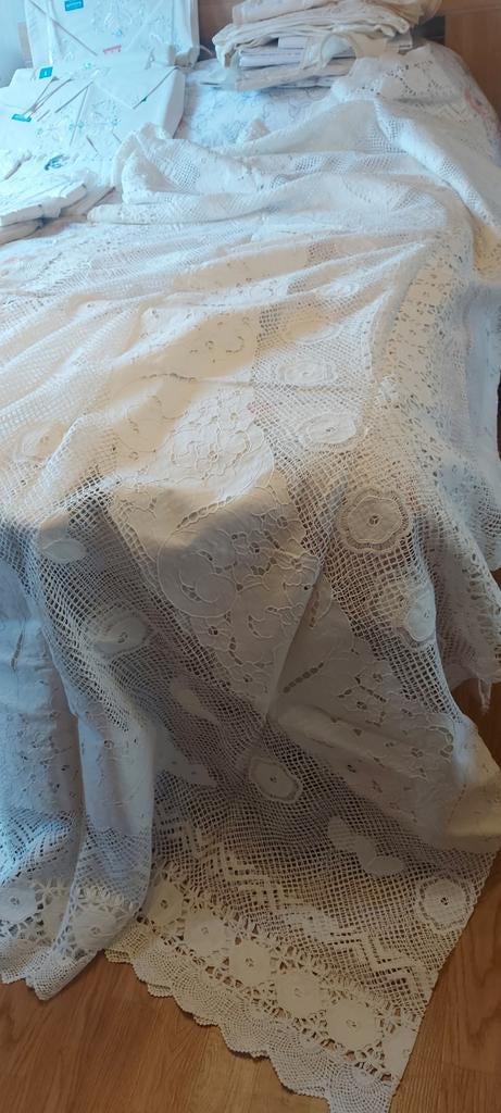 Couvre lit en coton brodé neuf 140cm 200 cm, Enlèvement ou Envoi