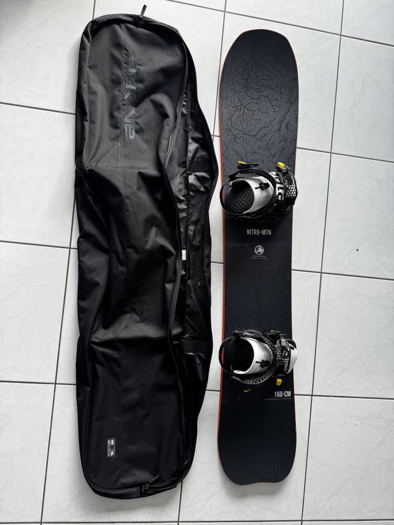 Nitro Mountain snowboard (6 dagen oud), Sport en Fitness, Ophalen, Zo goed als nieuw, Board