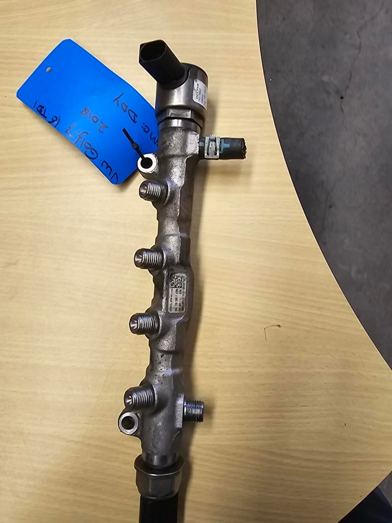 Galerie d'injection VW Golf 7 1.6 TDI 04L130764B, Enlèvement ou Envoi