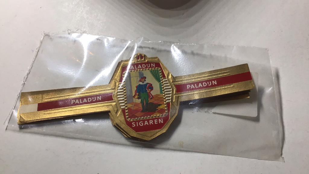 Sigarenbandjes paladijn, Ophalen of Verzenden, Zo goed als nieuw, Sigarenbandjes