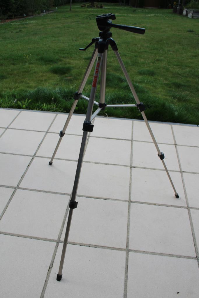 Trépied appareil photos, TV, Hi-fi & Vidéo, Photo | Trépieds & Rotules, Enlèvement, Comme neuf, Moins de 150 cm, Trépied