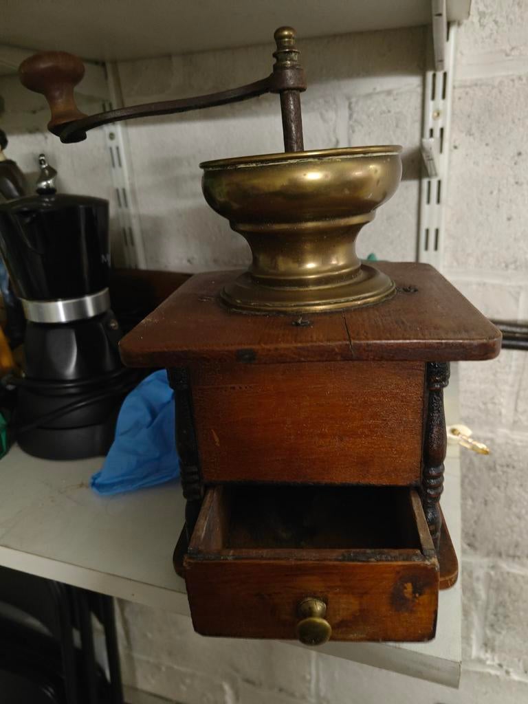 Ancienne appareil pour les cafés à moudre, Antiquités & Art, Enlèvement