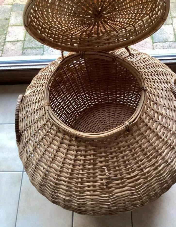 Retro vintage panier rond osier tressé couvercle fait main, Maison & Meubles, Canapés | Repose-pieds & Poufs, Osier ou Rotin, Enlèvement