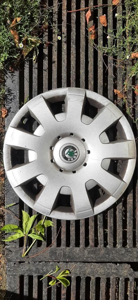 4 enjoliveurs Skoda 15 pouces, Enlèvement ou Envoi, Utilisé