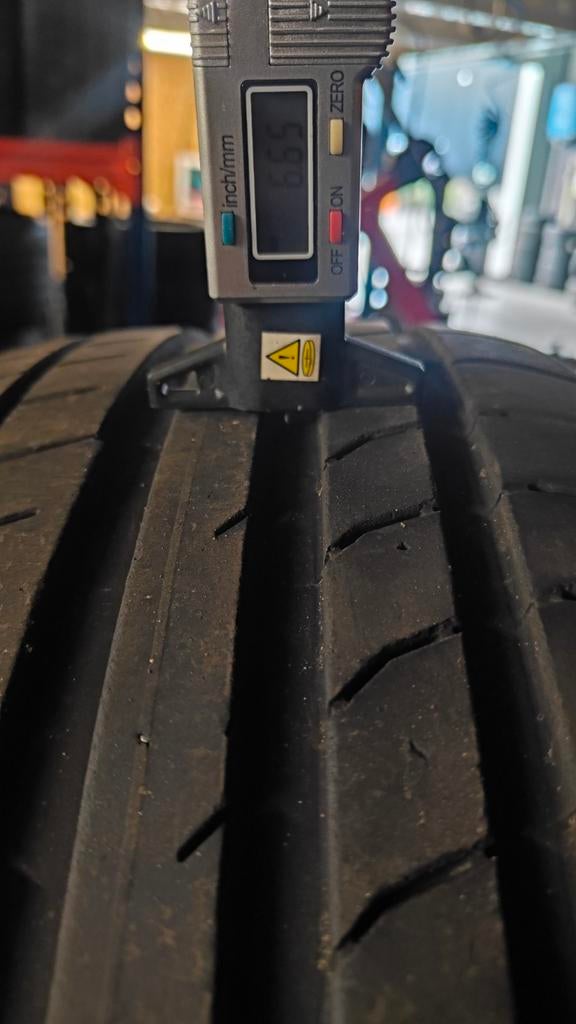 225/40r18 continental 50€/pièce avec montage et équilibrage, Enlèvement ou Envoi, Comme neuf