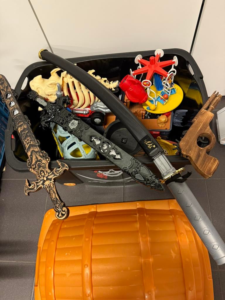 Un grand boite pour les fans de pirates !, Enlèvement ou Envoi, Comme neuf