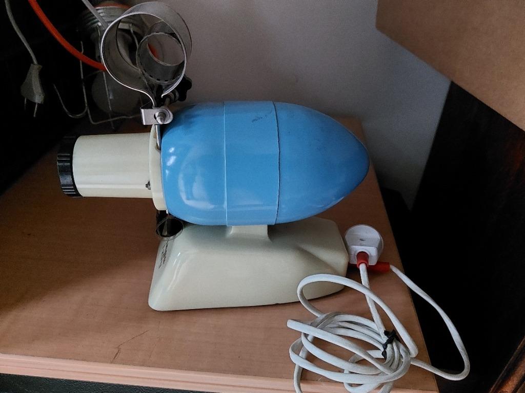 kinga baby projector jaren 50 geheel uit bakeliet, Ophalen of Verzenden, 1940 tot 1960, Projector
