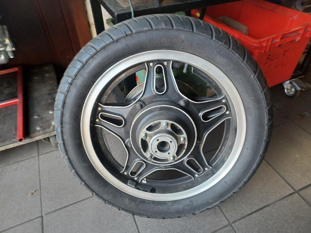 Honda cbx 1000 achterwiel, Motos, Pièces | Honda, Enlèvement, Utilisé