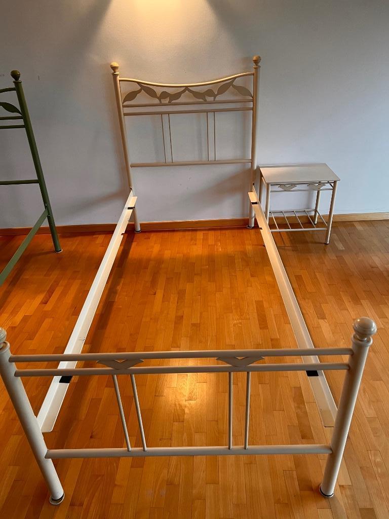 2 Lits et 2 tables de chevet en fer forgé. Superbe qualité, Moins de 55 cm, 65 cm ou plus, Enlèvement, Utilisé