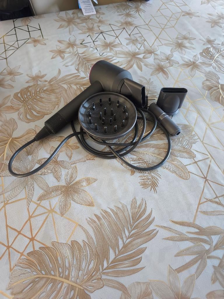 Sèche-cheveux Dyson Supersonic, Bijoux, Sacs & Beauté, Enlèvement ou Envoi, Comme neuf, Sèche-cheveux