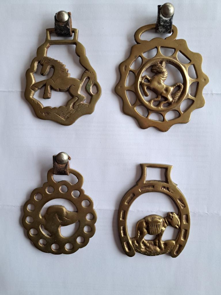 4x Harnais pour cheval - raccords en cuivre - laiton - médai, Enlèvement ou Envoi, Utilisé, Autres espèces