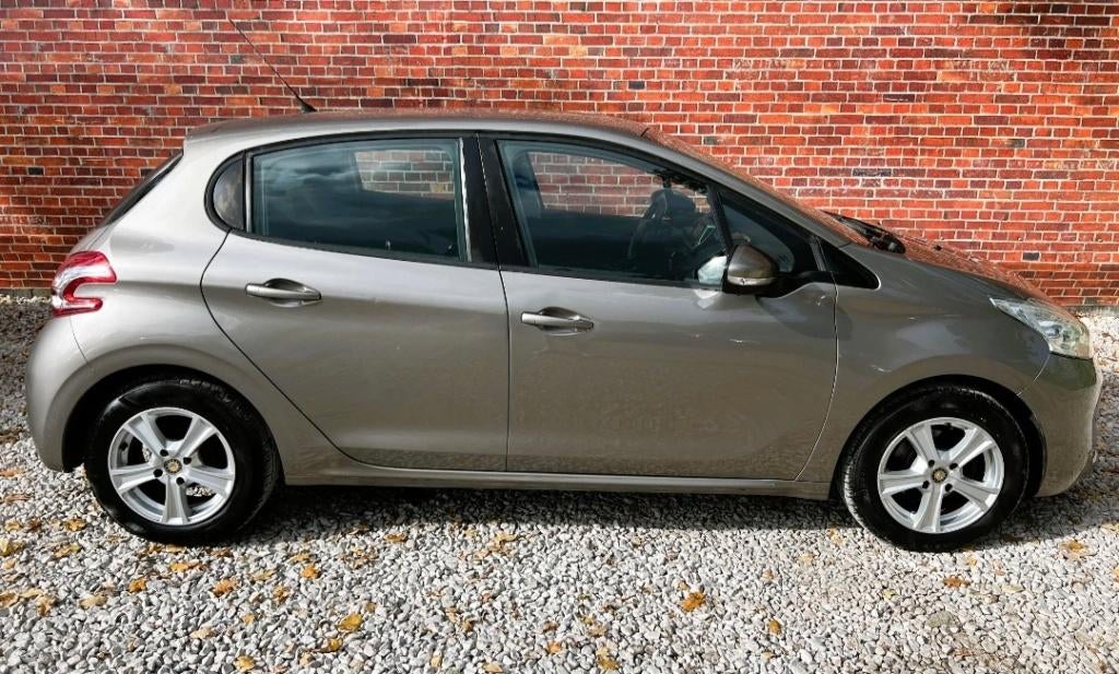 Peugeot 208, Auto's, Euro 5, Zwart, Overige bekleding, Particulier