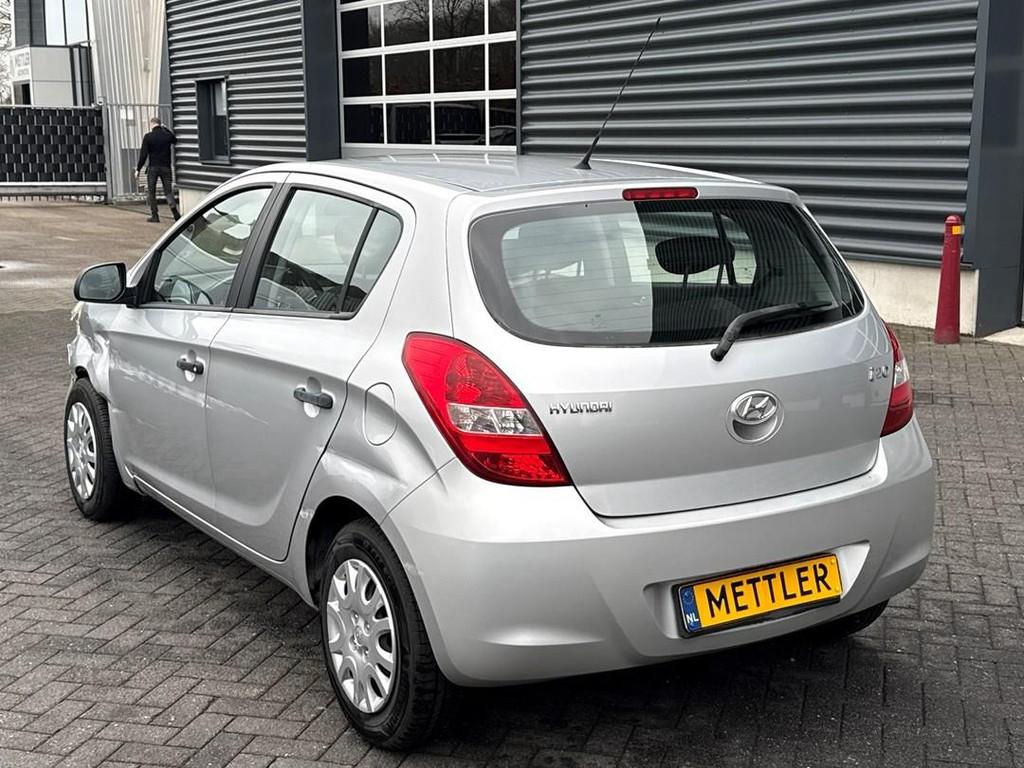 Hyundai i20 1.2i i-Drive, Autos, Hyundai, Entreprise, 5 portes, 5 places, 850 kg