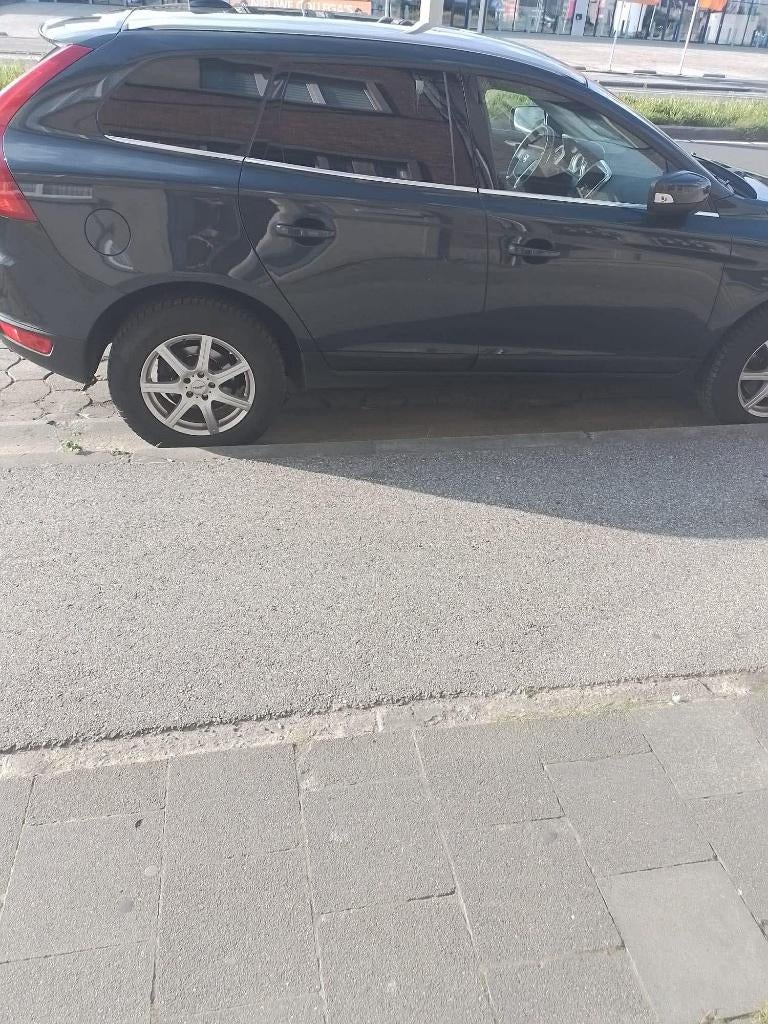 volvo xc60 2.4 d  awd 4x4  2012, Auto's, Volvo, Automaat, Euro 5, 1800 kg, Zwart