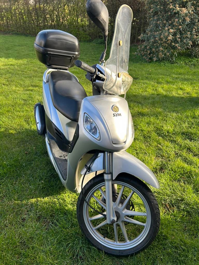 A saisir Scooter 125cc SYM, Fietsen en Brommers, Scooters | SYM, Ophalen, Overige modellen, 125 cc, Zo goed als nieuw