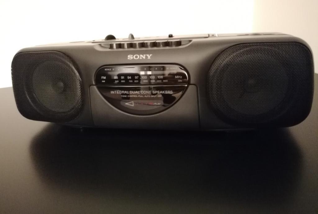 Radio Sony, Enlèvement ou Envoi, Radio