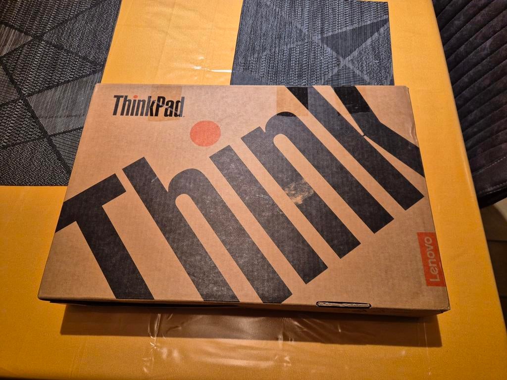 LENOVO ThinkPad E16 Gen 2 1920x1200
Intel Ultra 7 16GB 512GB, 16 pouces, 512 GB, SSD, Azerty