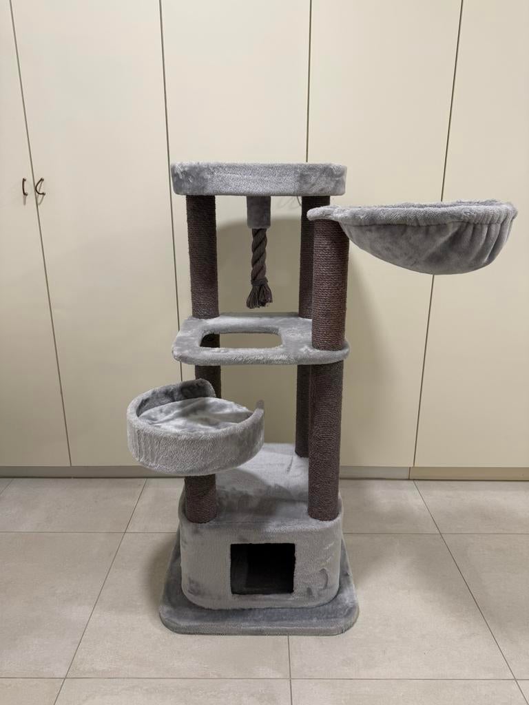 Arbre à chat de luxe gris 132 cm, Animaux & Accessoires, Enlèvement, Utilisé, Griffoir