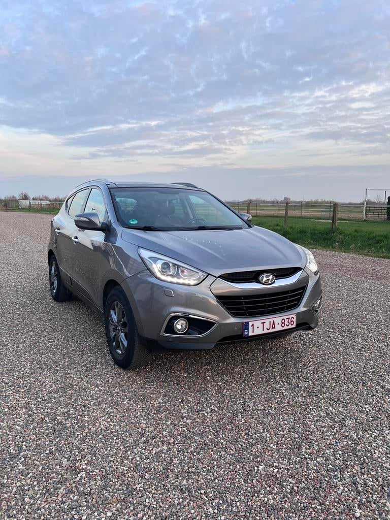 Hyundai tucson ix35, Autos, Argent ou Gris, Achat, Boîte manuelle, Entretenue par le concessionnaire