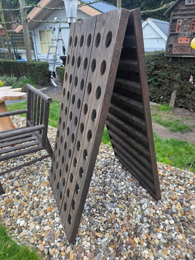 Pupitre à champagne, Enlèvement