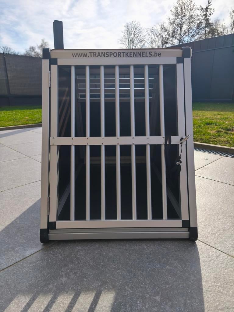 Autokennel in zeer goede staat te koop, Ophalen