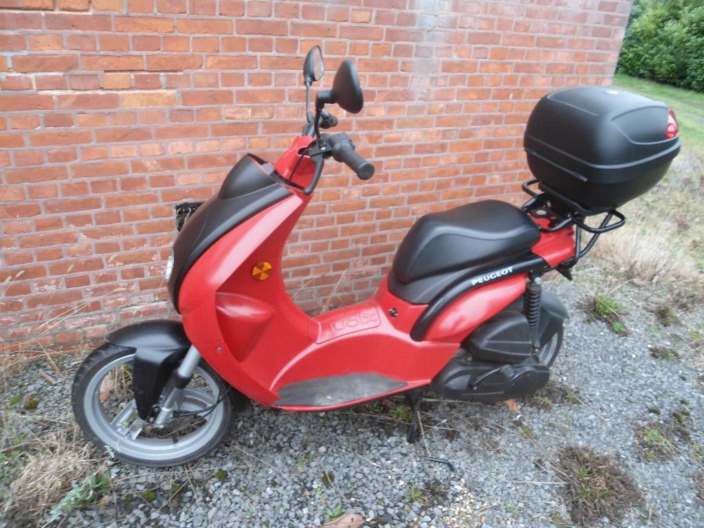 Peugeot ludix : klasse B : 4574km, zo goed als nieuw, Fietsen en Brommers, Scooters | Peugeot, Ophalen, Benzine, Ludix, Klasse B (45 km/u)