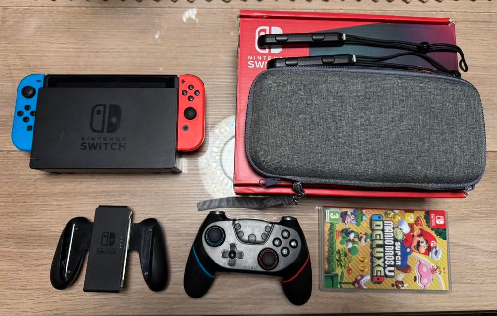 Nintendo Switch avec 2 jeux , housse , manette , chargeur, Ophalen, Zo goed als nieuw
