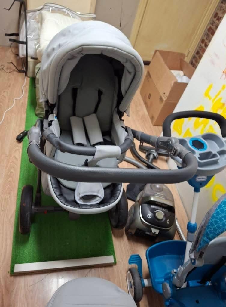 Te koop: complete kinderwagenset van Petit Chou in mooie gri, Kinderen en Baby's, Kinderwagens en Combinaties, Ophalen, Kinderwagen