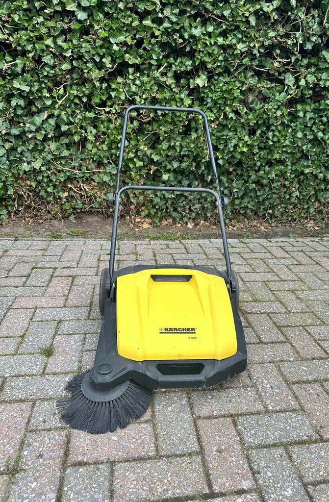 Karcher veegmachine, Ophalen