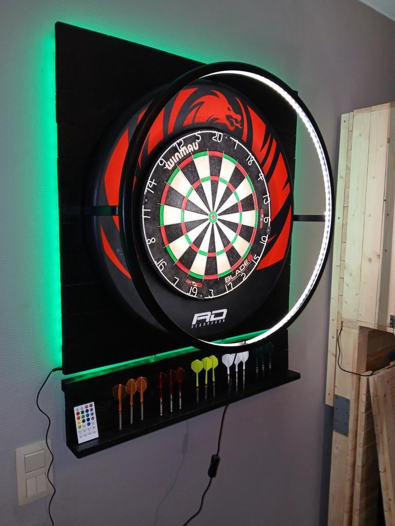 Hangwand met kleurled, Sport en Fitness, Darts, Ophalen of Verzenden, Pijlen
