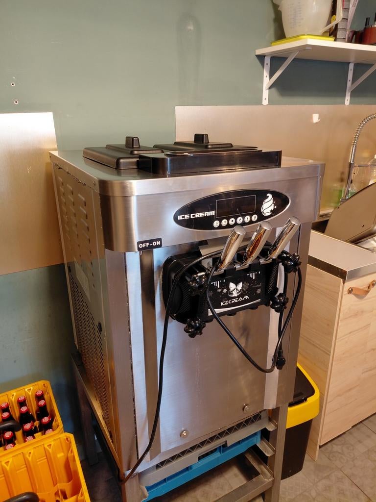 Softijsmachine, Ophalen