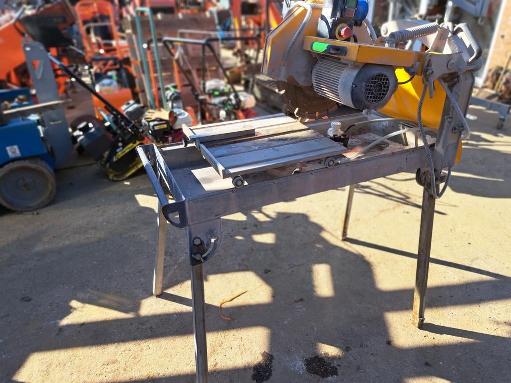 Zaagtafel cedima, Enlèvement