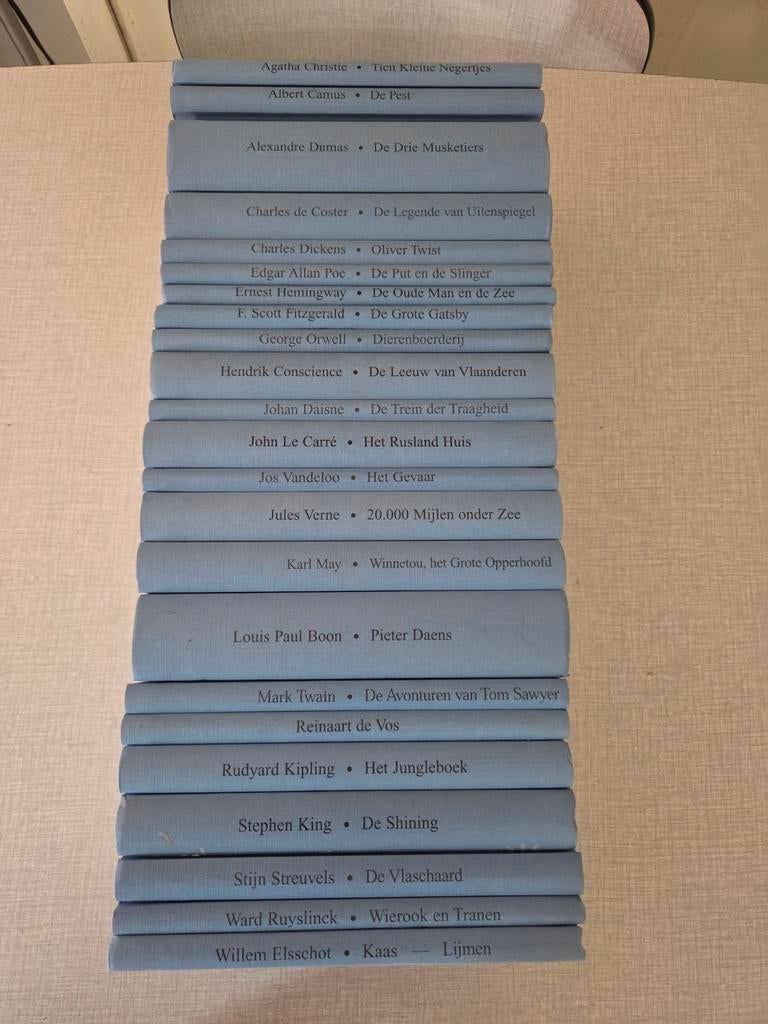 La collection de nouvelles les plus récentes., Enlèvement ou Envoi, Comme neuf