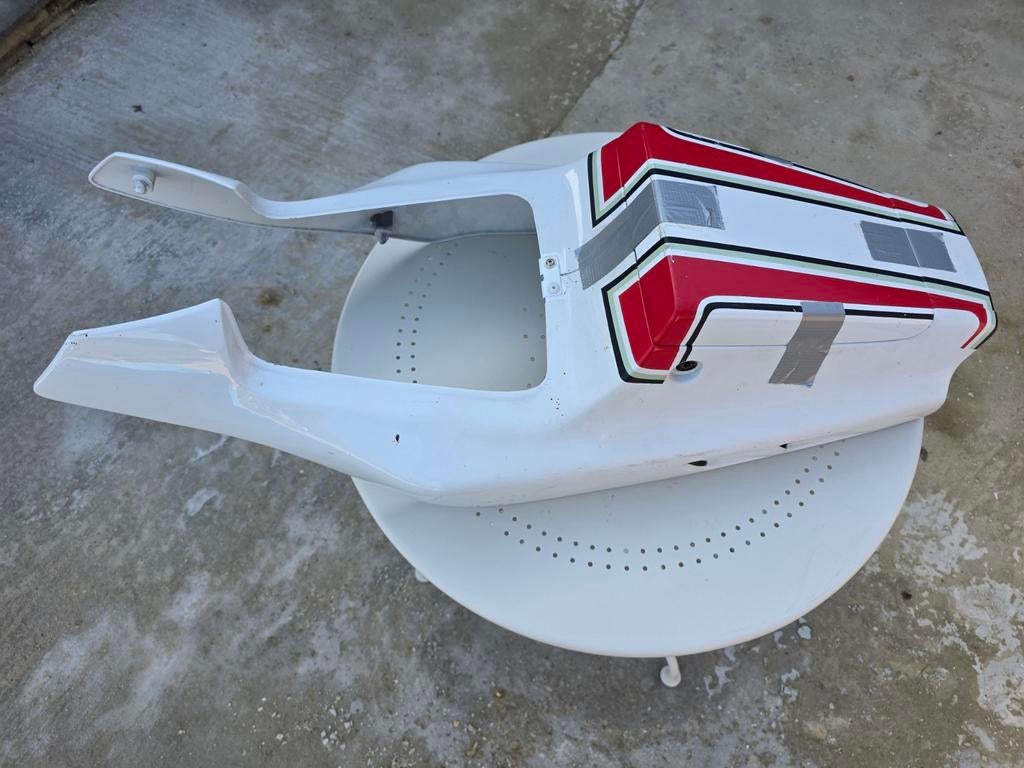 Coque arrière rgv 250, Enlèvement