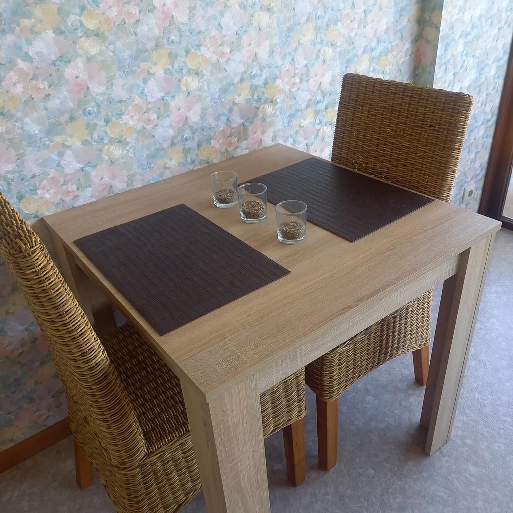 Tafel plus stoelen, Ophalen