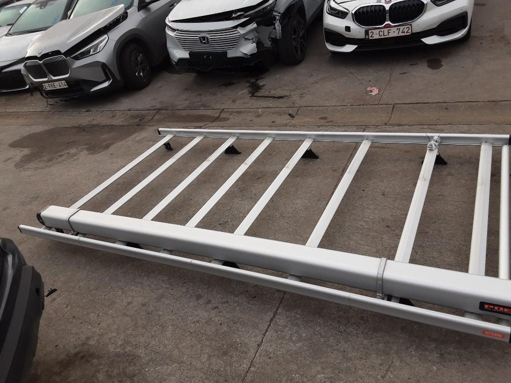 GALERIE DE TOIT Renault Trafic (1FL / 2FL / 3FL / 4FL), Renault, Mevr. I. Hauben, Utilisé, Rue de l'Espoir 34 34
4030  GRIVEGNÉE, BE