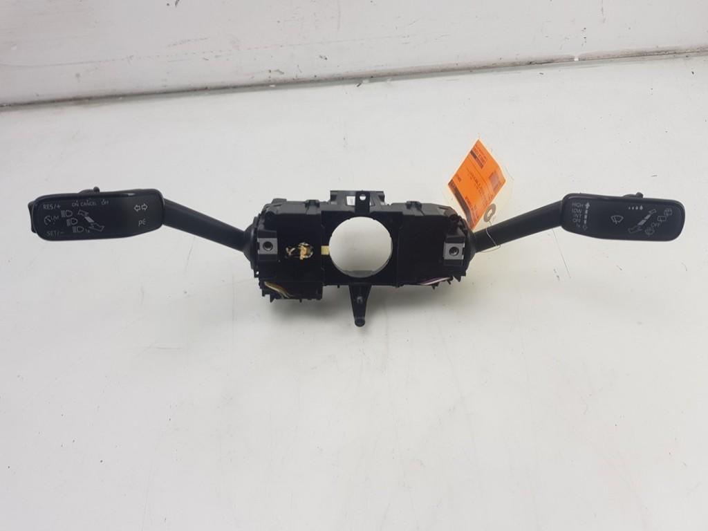 COMBINE COMMODO Volkswagen Polo VI (AW1) (01-2017/08-2021), Utilisé, Volkswagen