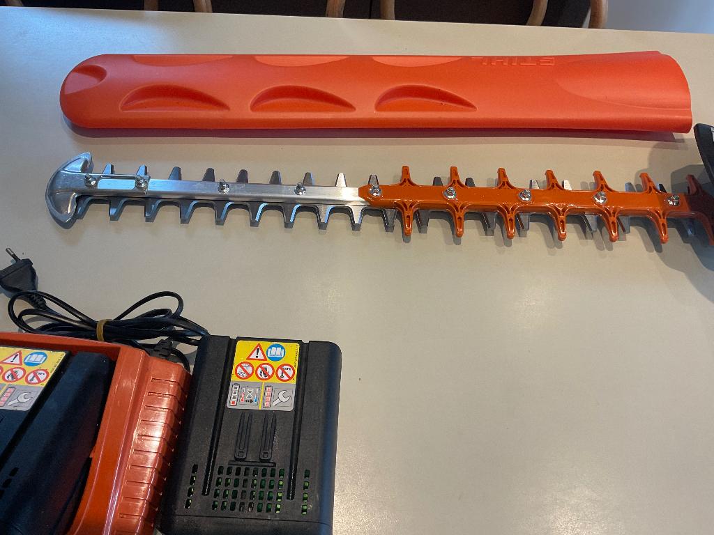 heggenschaar HSA100 Stihl NIEUW!, Jardin & Terrasse, Enlèvement, Neuf, Batterie