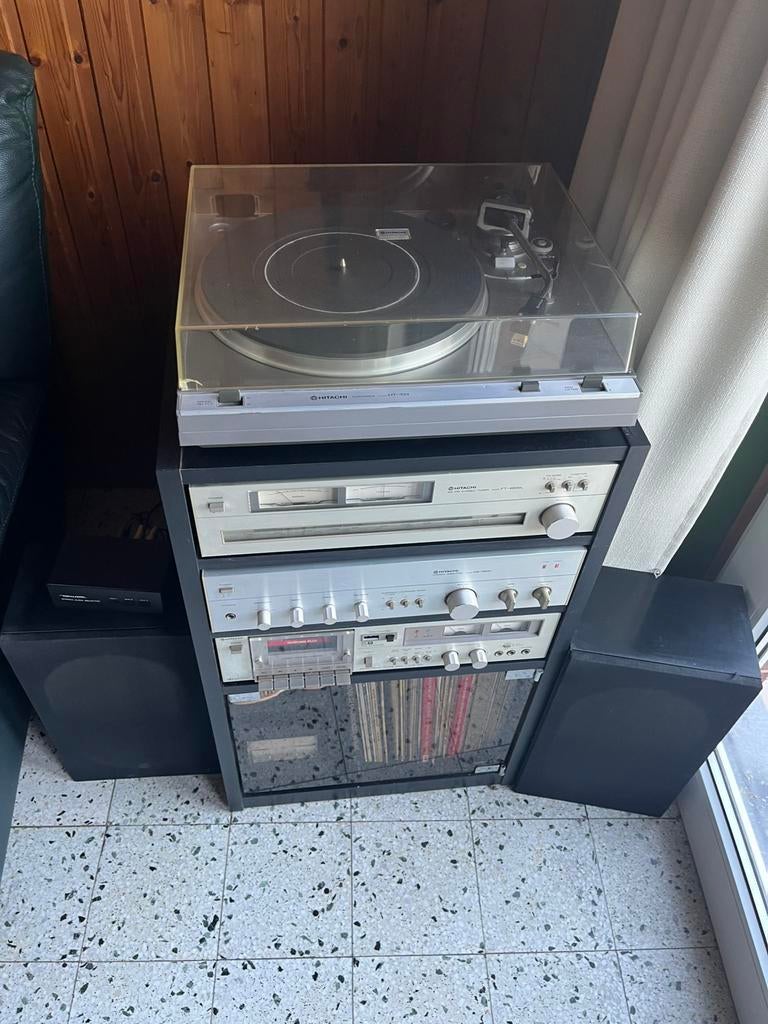 Chaine Hifi Hitachi vintage avec 2 enceintes, Enlèvement, Utilisé