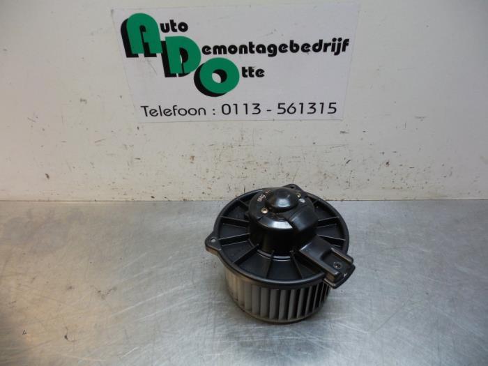 Kachel Ventilatiemotor van een Toyota Yaris (Yaris 1 00-), Gebruikt, -, -, Ophalen of Verzenden