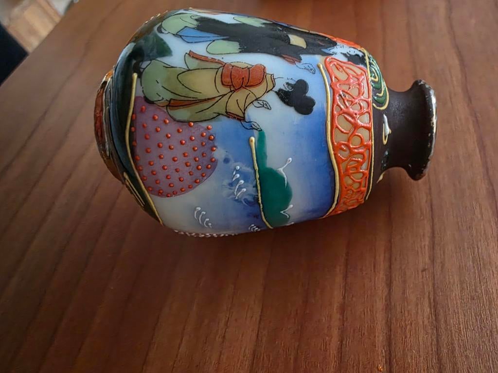 2 kleine mini vaasjes in perfecte staat, Ophalen